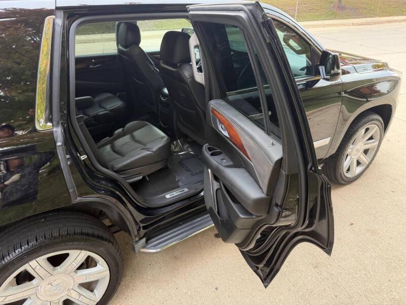 Cadillac Escalade Luxury 4WD 2015