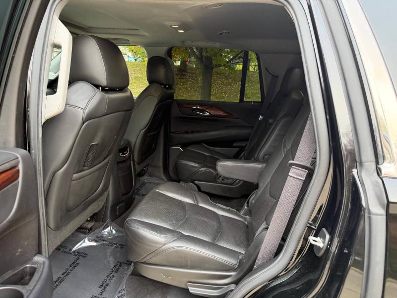 Cadillac Escalade Luxury 4WD 2015