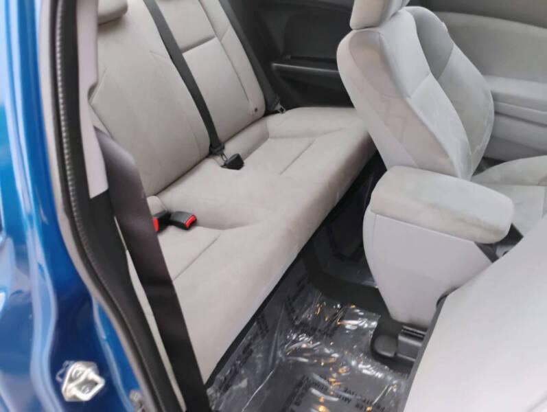 Honda Civic LX Coupe 5-Speed AT 2013