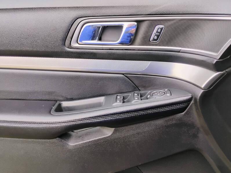 Ford Explorer XLT 4WD 2018