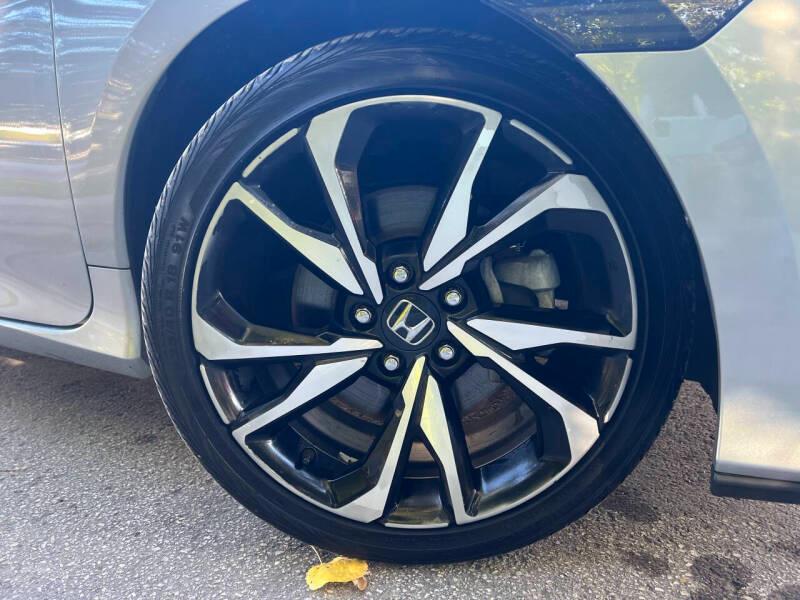 Honda Civic Si Coupe 6-Speed MT with Navigation 2019