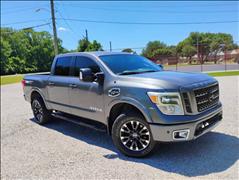 2017 Nissan Titan 