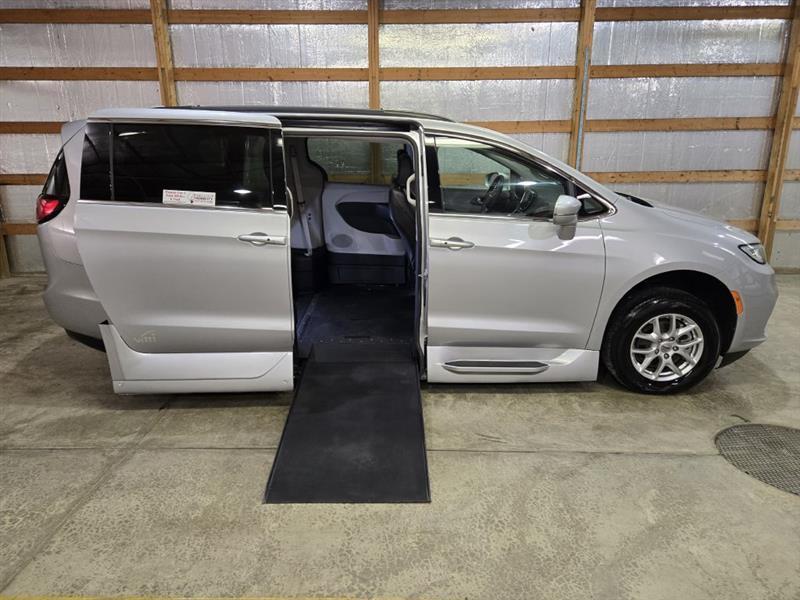 2022 Chrysler Pacifica Touring-L