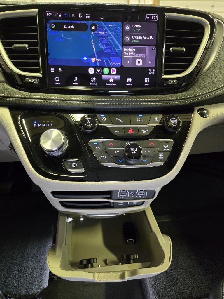 Chrysler Pacifica Touring-L 2022