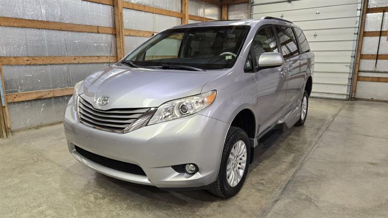 Toyota Sienna XLE FWD 8-Passenger V6 2014