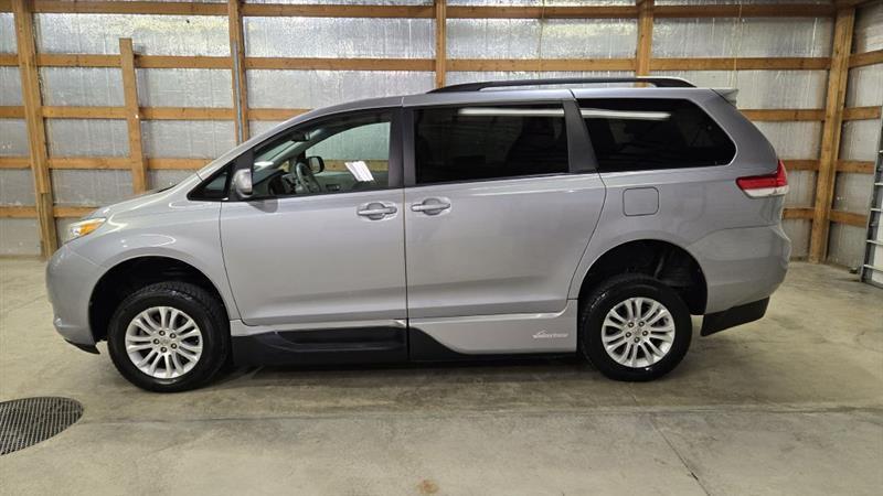 Toyota Sienna XLE FWD 8-Passenger V6 2014