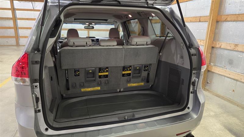 Toyota Sienna XLE FWD 8-Passenger V6 2014