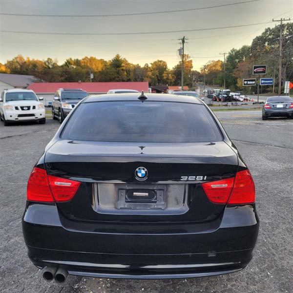 BMW 3-Series 328i SA 2011 BMW 3-Series 328i SA 2011