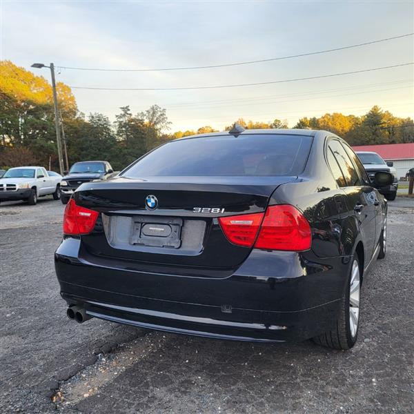 BMW 3-Series 328i SA 2011 BMW 3-Series 328i SA 2011