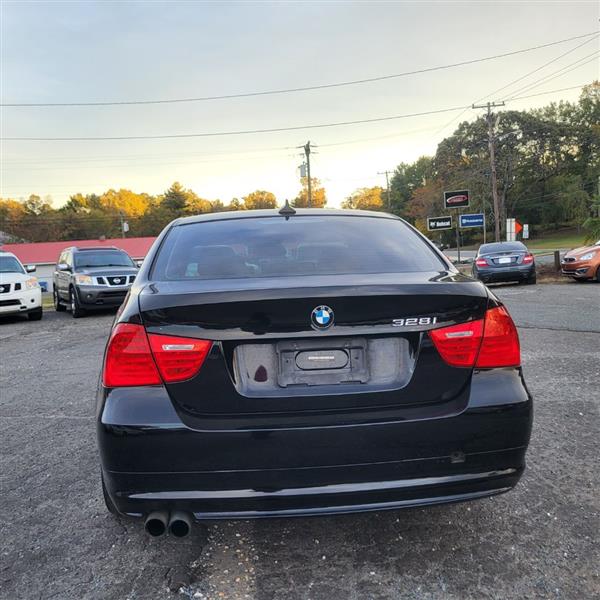 BMW 3-Series 328i SA 2011 BMW 3-Series 328i SA 2011