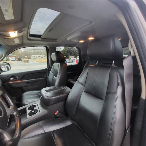 Chevrolet Tahoe LT 4WD 2011