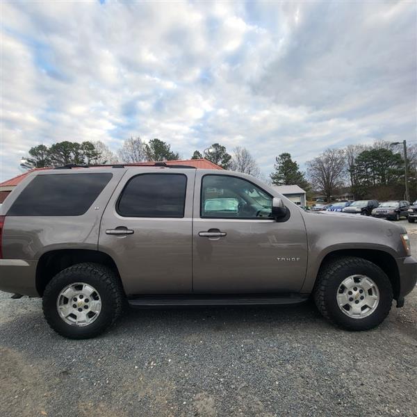 Chevrolet Tahoe LT 4WD 2011