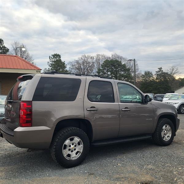 Chevrolet Tahoe LT 4WD 2011