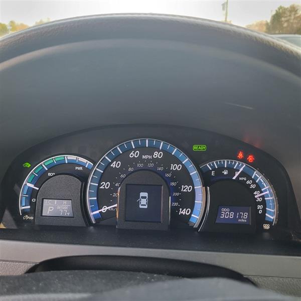 Toyota Camry Hybrid LE 2012