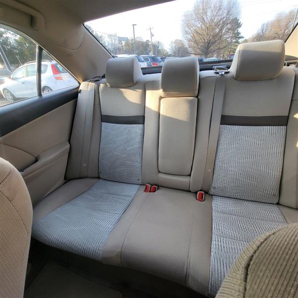 Toyota Camry Hybrid LE 2012