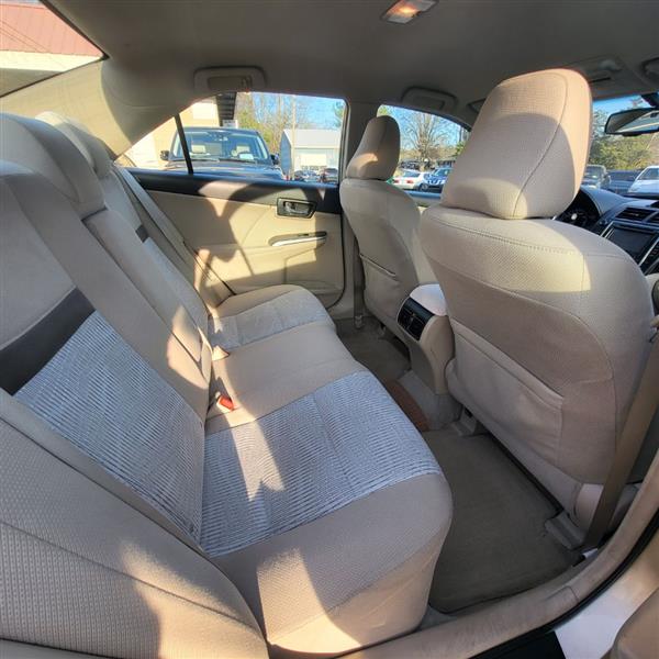 Toyota Camry Hybrid LE 2012