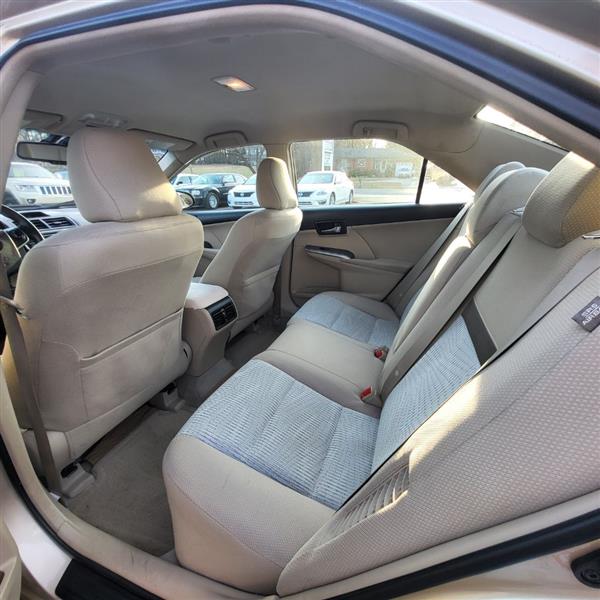 Toyota Camry Hybrid LE 2012