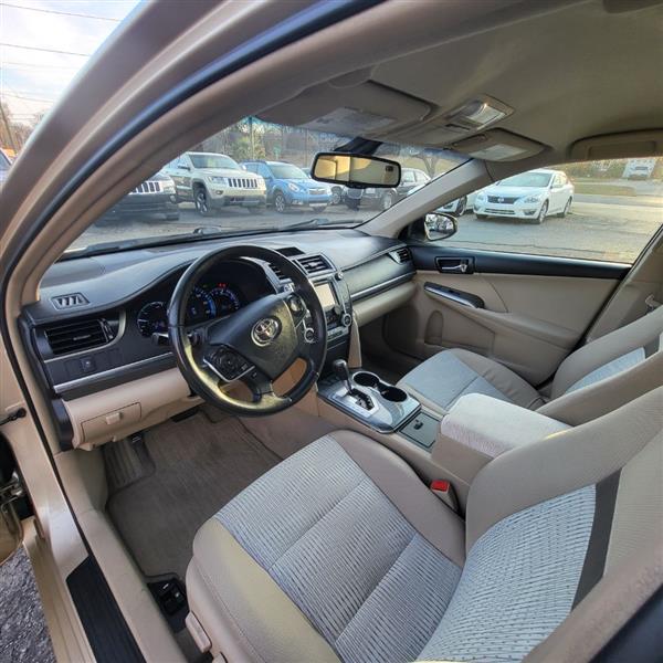 Toyota Camry Hybrid LE 2012