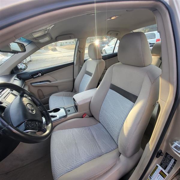 Toyota Camry Hybrid LE 2012