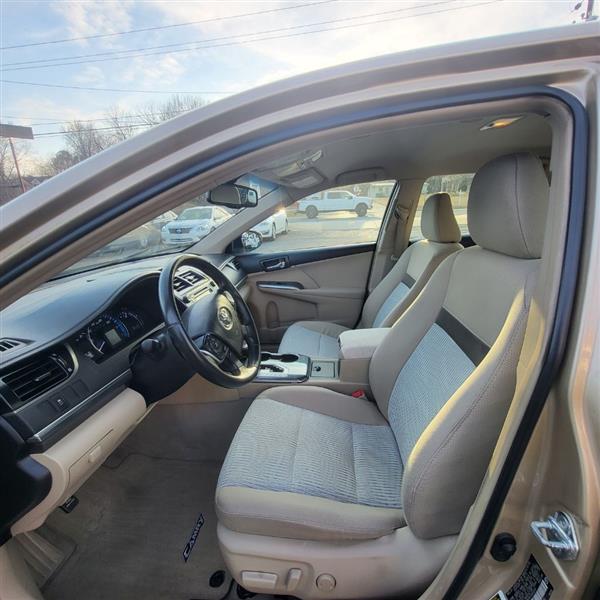 Toyota Camry Hybrid LE 2012