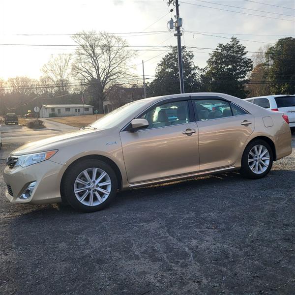 Toyota Camry Hybrid LE 2012