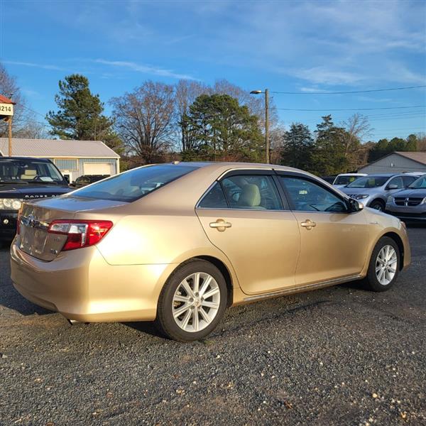 Toyota Camry Hybrid LE 2012