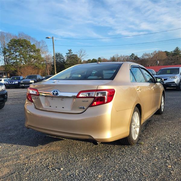 Toyota Camry Hybrid LE 2012