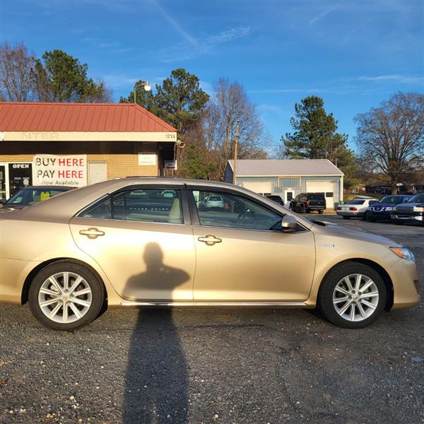 Toyota Camry Hybrid LE 2012