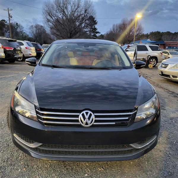 Volkswagen Passat 2.5L SE AT 2012