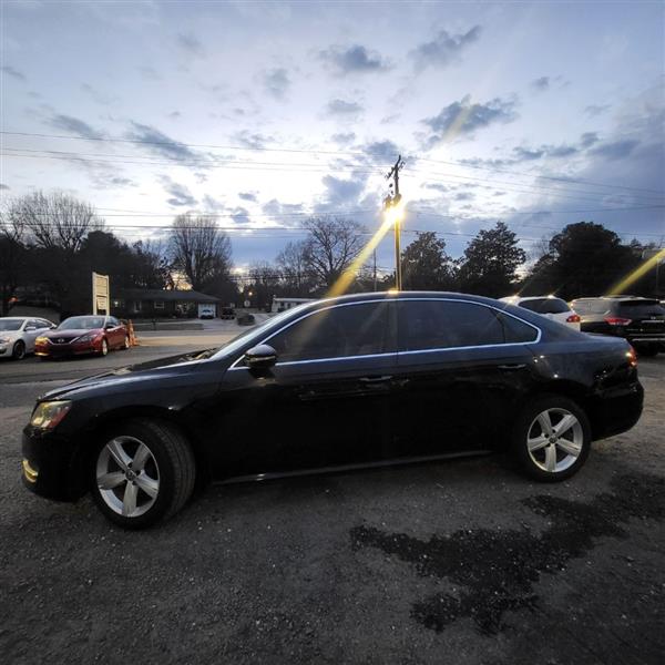 Volkswagen Passat 2.5L SE AT 2012