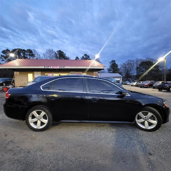 Volkswagen Passat 2.5L SE AT 2012
