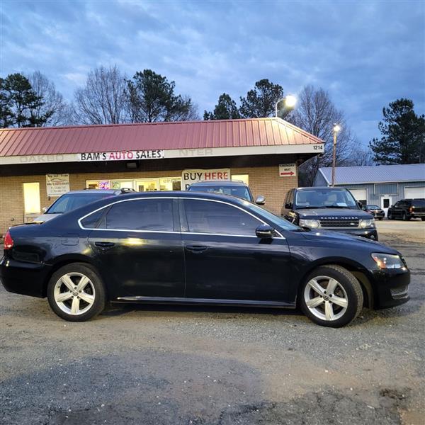 Volkswagen Passat 2.5L SE AT 2012