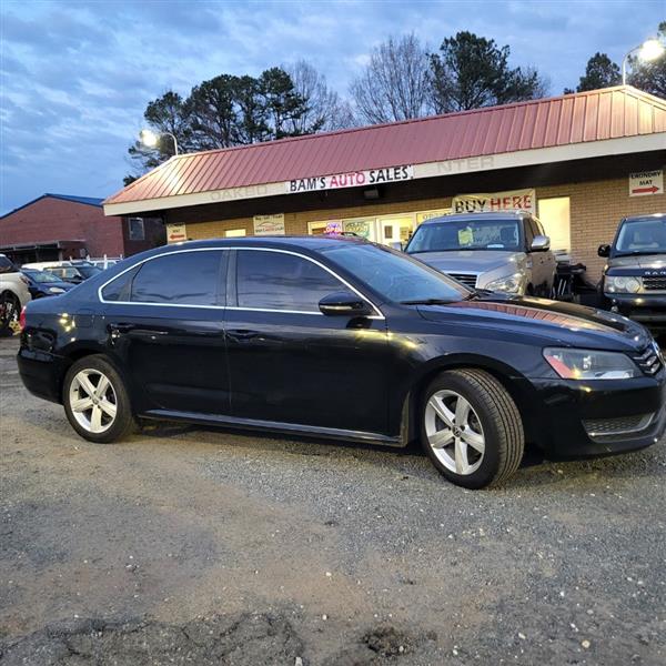 Volkswagen Passat 2.5L SE AT 2012