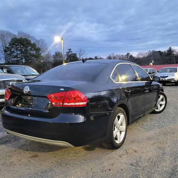 Volkswagen Passat 2.5L SE AT 2012