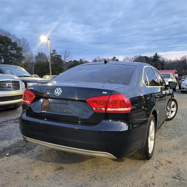Volkswagen Passat 2.5L SE AT 2012
