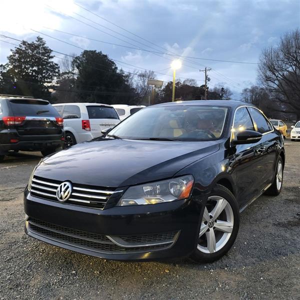 Volkswagen Passat 2.5L SE AT 2012