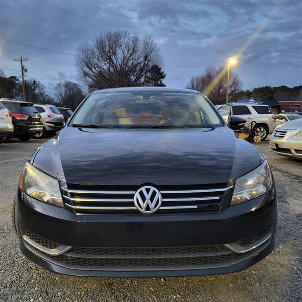 Volkswagen Passat 2.5L SE AT 2012