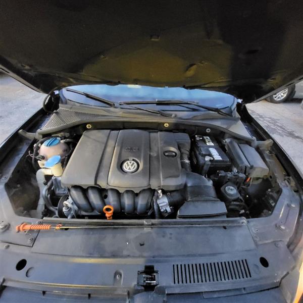 Volkswagen Passat 2.5L SE AT 2012