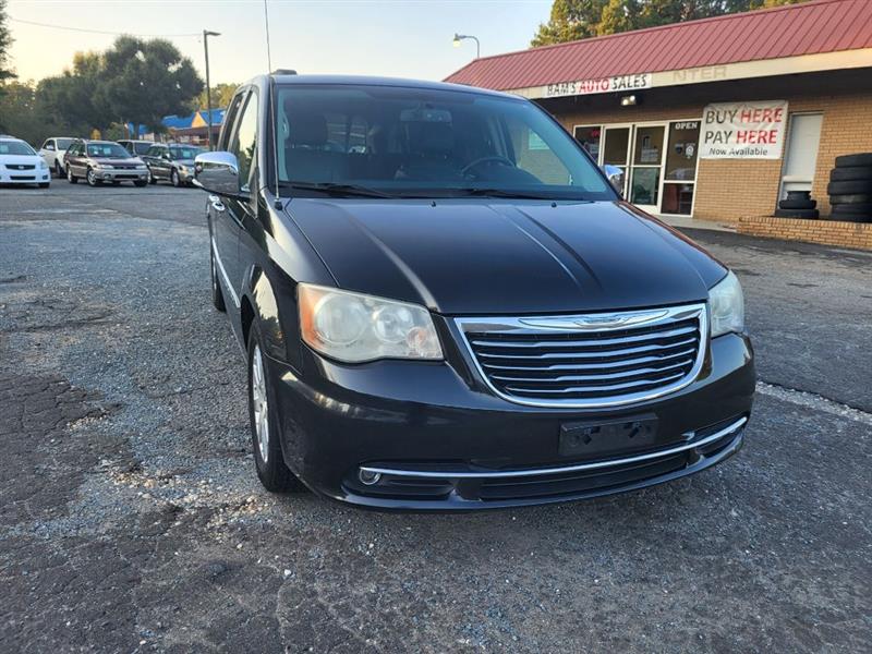 Chrysler Town & Country Touring-L 2012