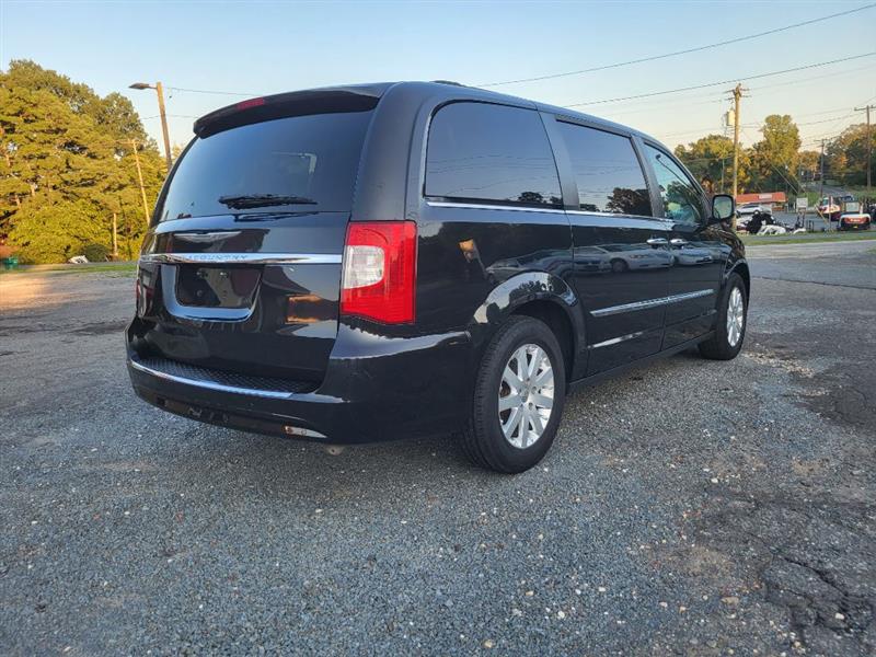 Chrysler Town & Country Touring-L 2012
