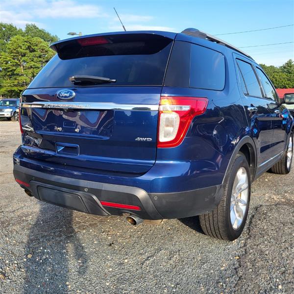 Ford Explorer Limited 4WD 2012