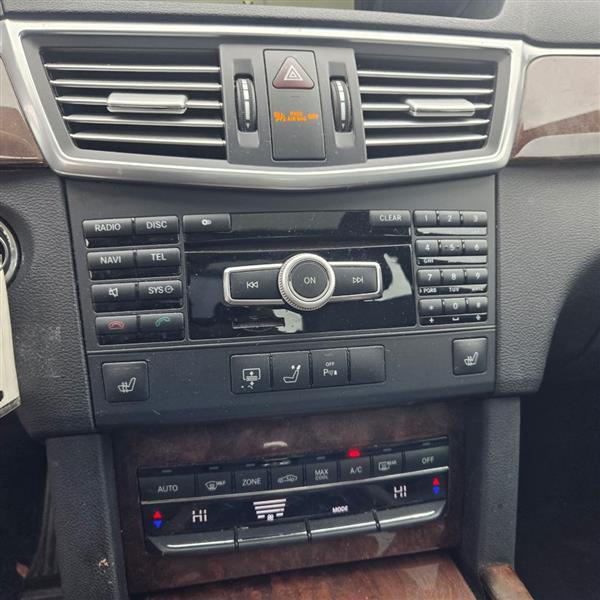 Mercedes-Benz E-Class E350 4MATIC Sedan 2012