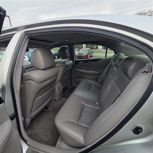 Lexus ES 300 Sedan 2002