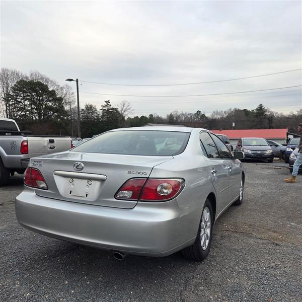Lexus ES 300 Sedan 2002