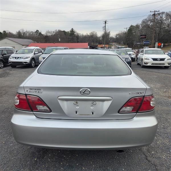 Lexus ES 300 Sedan 2002