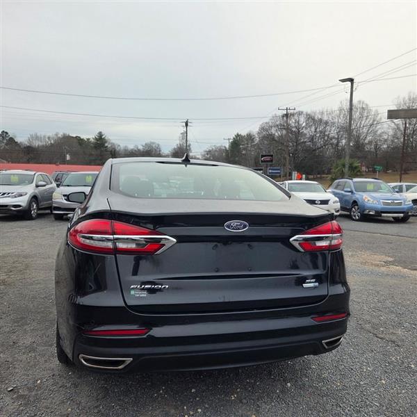 Ford Fusion SE AWD 2020