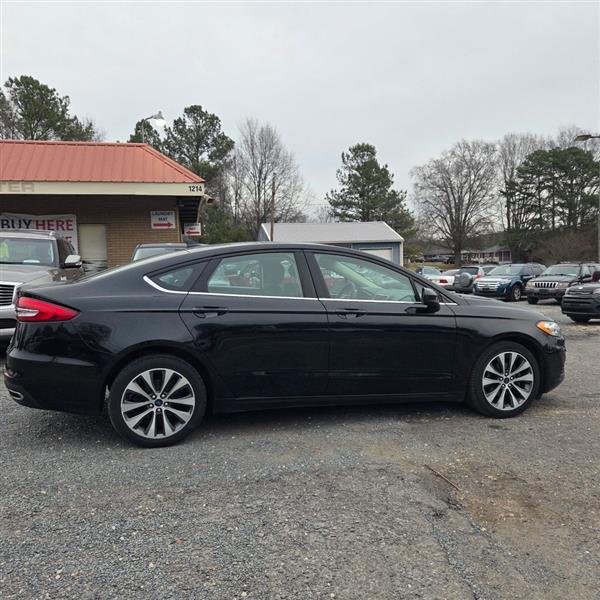 Ford Fusion SE AWD 2020