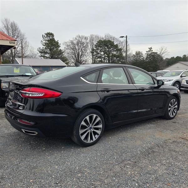 Ford Fusion SE AWD 2020