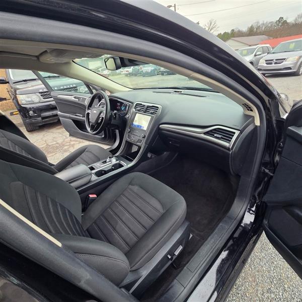 Ford Fusion SE AWD 2020