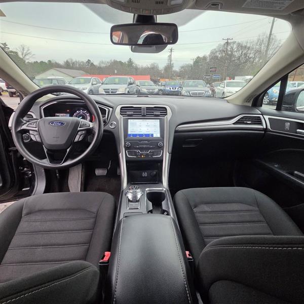 Ford Fusion SE AWD 2020